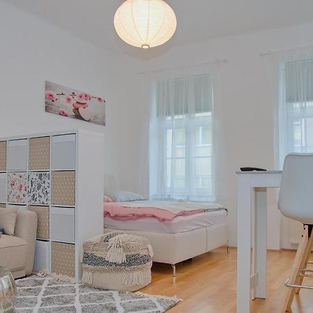 White Lotus Apartment Відень Екстер'єр фото